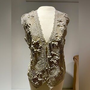 Stunning Suzelle Women’s Medium Gold Crochet Lace Vest